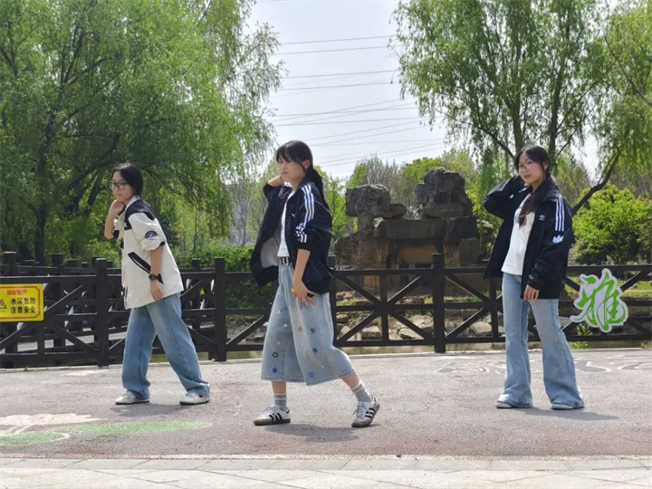 640.webp (1).png 640.webp (1).png