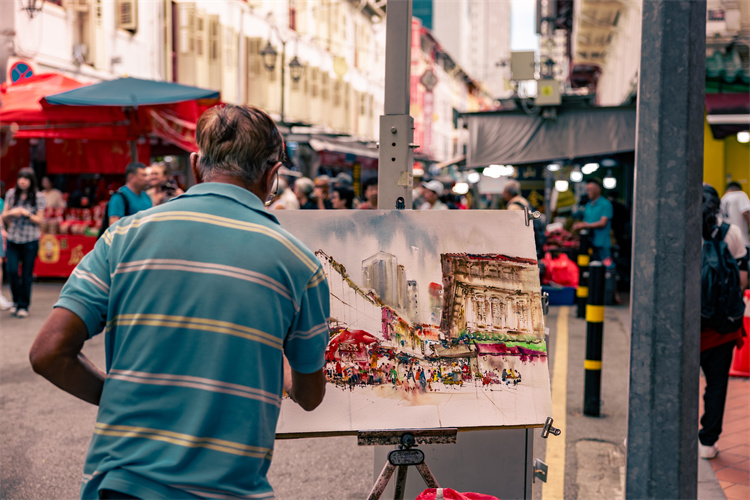 高二13班朱一宁_市井写生.jpg 高二13班朱一宁_市井写生.jpg