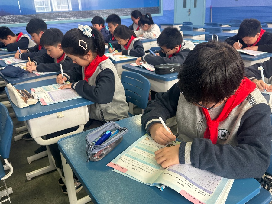学生完成实验手册.jpg
