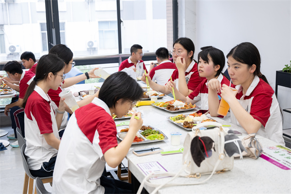 参观南京理工大学6.jpg 参观南京理工大学6.jpg