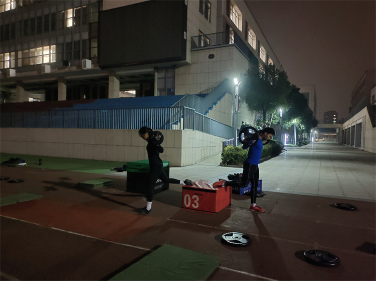 刻苦训练3.jpg
