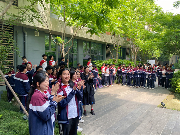 现场观众.jpg