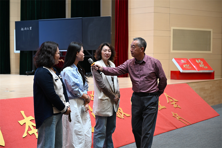 家长参与互动.jpg
