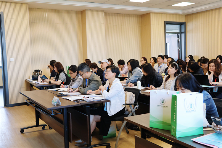 老师们听课 (2).jpg