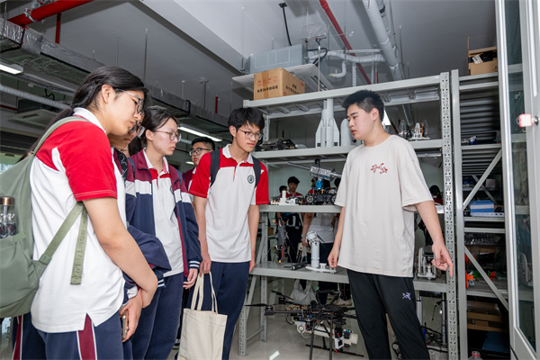 参观南京理工大学.jpg