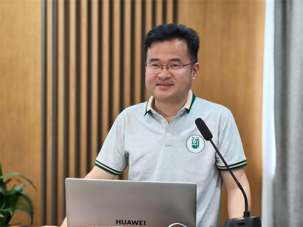 郭兴春.jpg 郭兴春.jpg