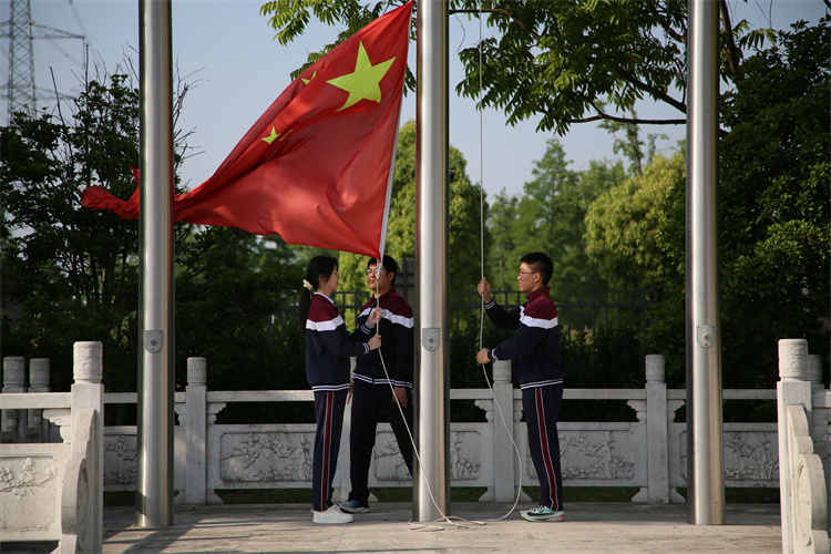 升国旗.jpg