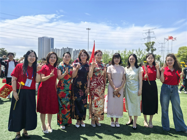 旗袍妈妈2.jpg