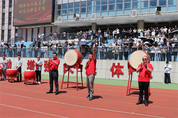 凤栖湖校区校长张鹏致辞2.jpg