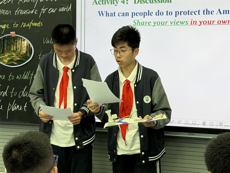 杨老师课堂学生展示2.jpg