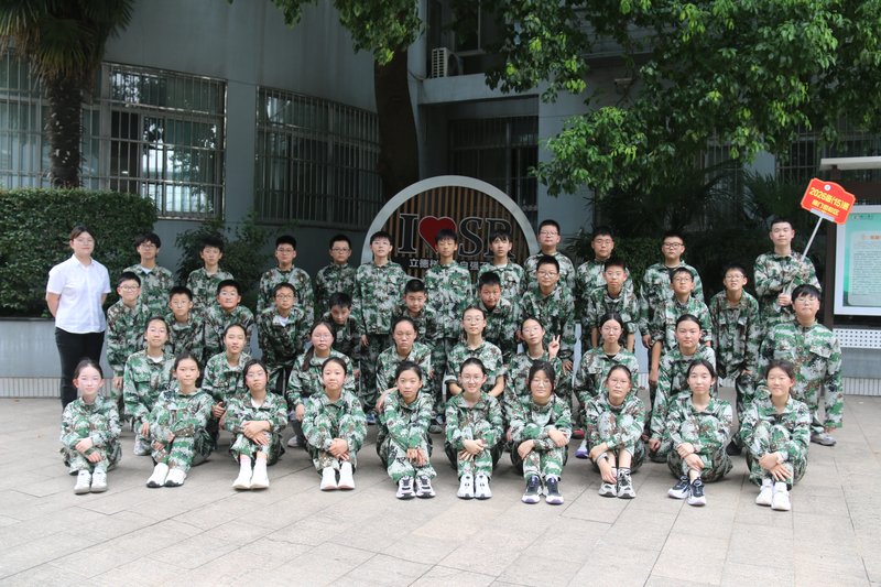 13_2-15_2026级15班合影.jpg