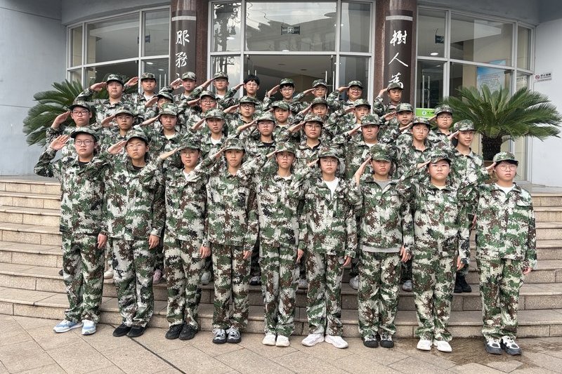 13_2-13_2026级13班合影.jpg