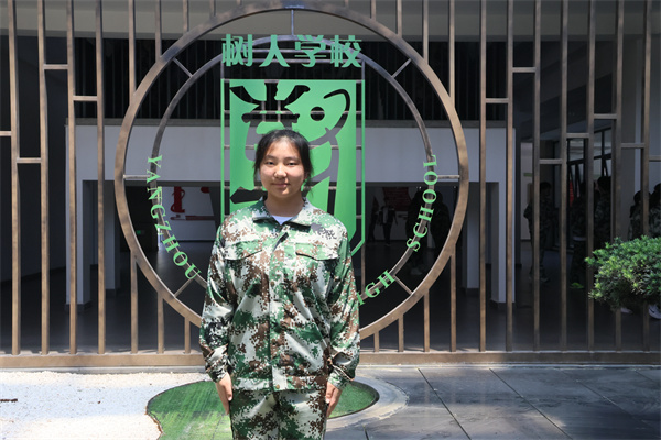 10班鲁毓.jpg 10班鲁毓.jpg