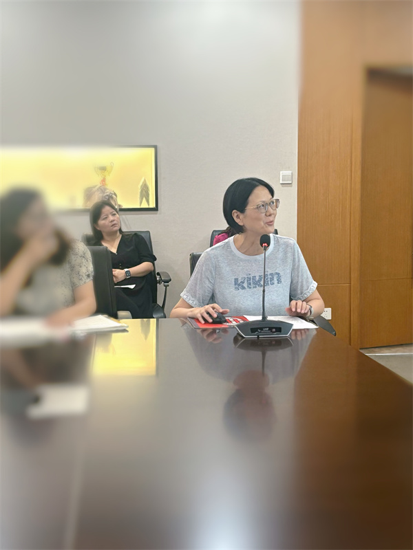 扬州中学樊妍老师发言.jpg 扬州中学樊妍老师发言.jpg