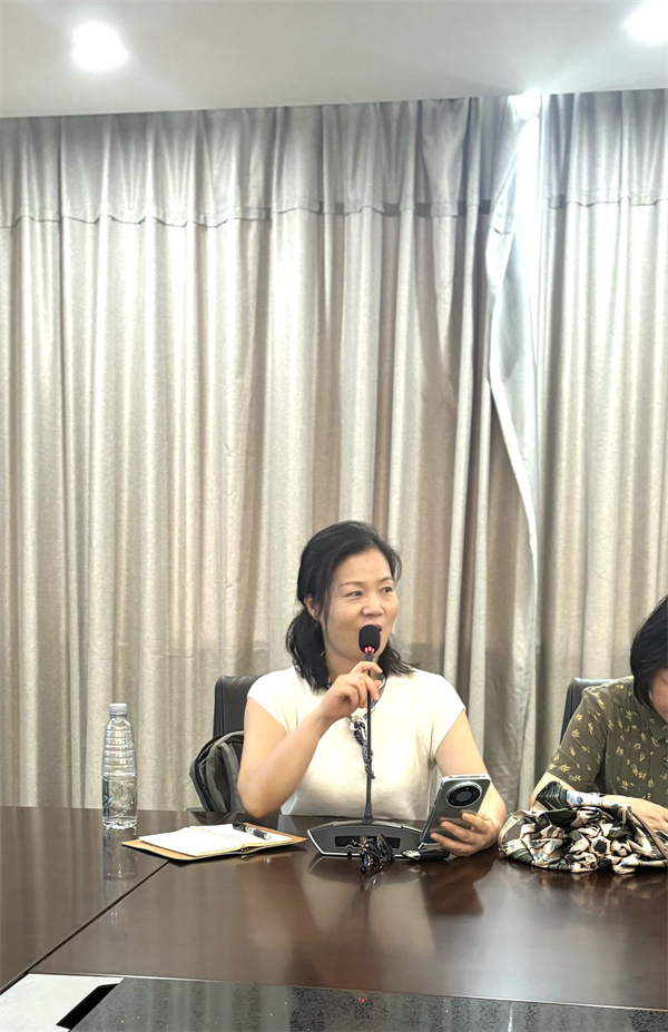扬大附中 胡红玉老师经验交流.jpg 扬大附中 胡红玉老师经验交流.jpg