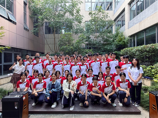 高一(1)班合影.jpg 高一(1)班合影.jpg