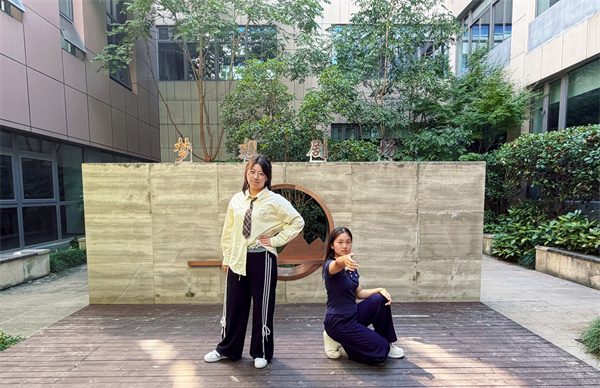 舞蹈《girls》.jpg 舞蹈《girls》.jpg