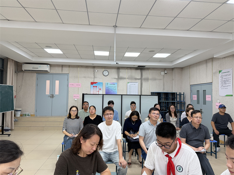 初二初三数学组听课.JPG