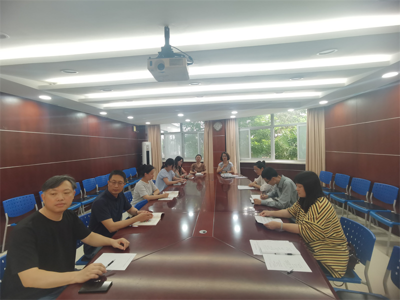 全组老师参加本次会议.jpg 全组老师参加本次会议.jpg