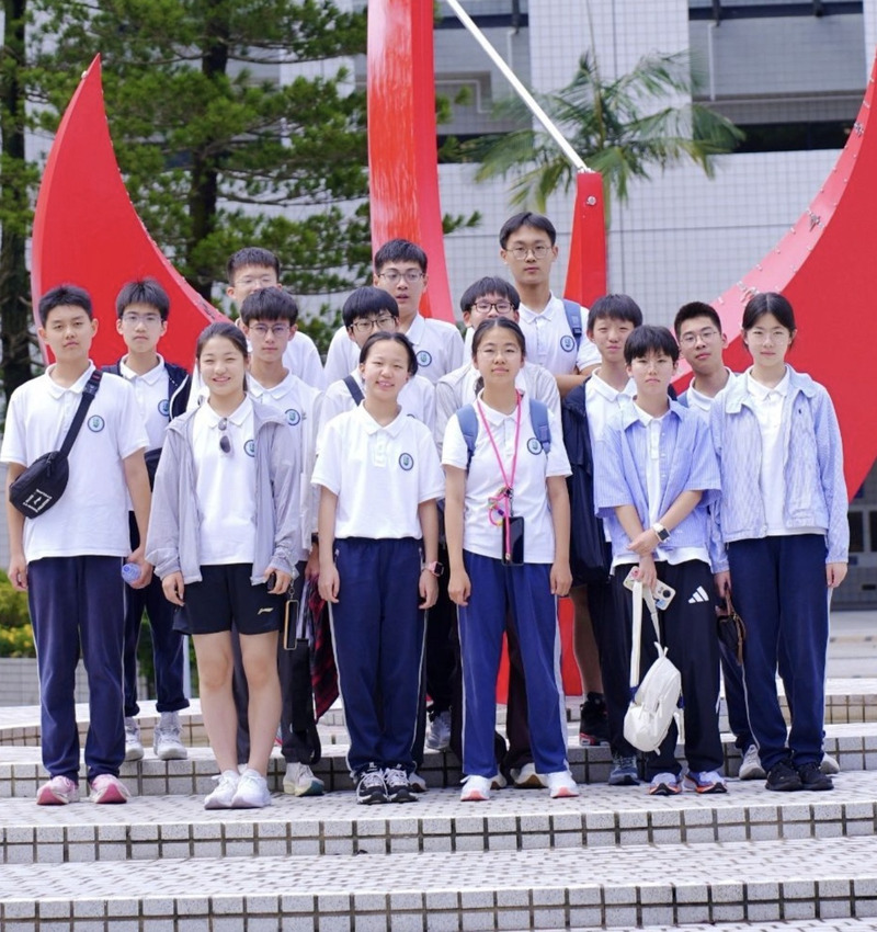 4_1-1_香港科技大学合影.jpg