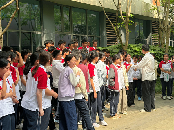 现场观众.jpg 现场观众.jpg